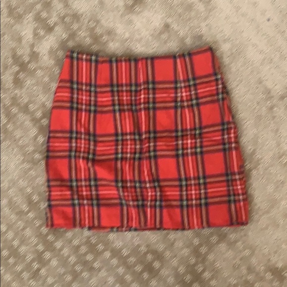 ⚠️SALE⚠️Plaid design skirt with slit - Picture 5 of 5